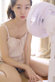 荷兰女人裸体性做爰